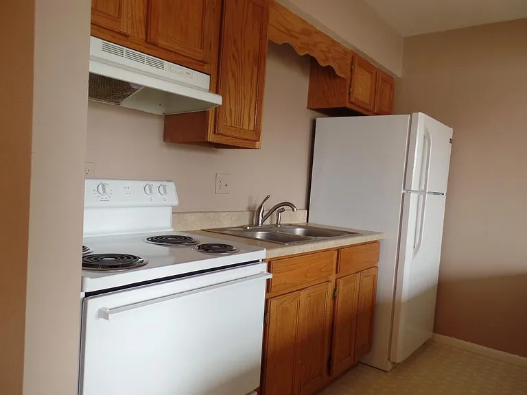 2704 Pine St #2 — Photo 4