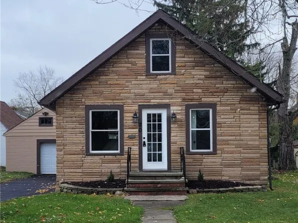 20 Elm St, Bedford, OH 44146