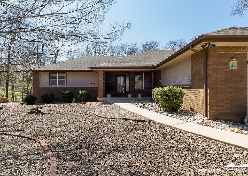 1st image of 17 Thirsk Ln