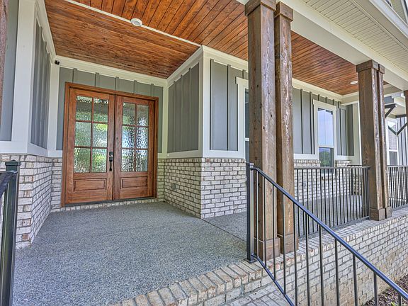 4th image of 676 Concord Dr