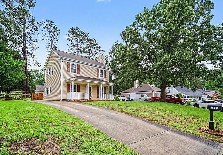 7601 Swedish Ivy Ln — Photo 3