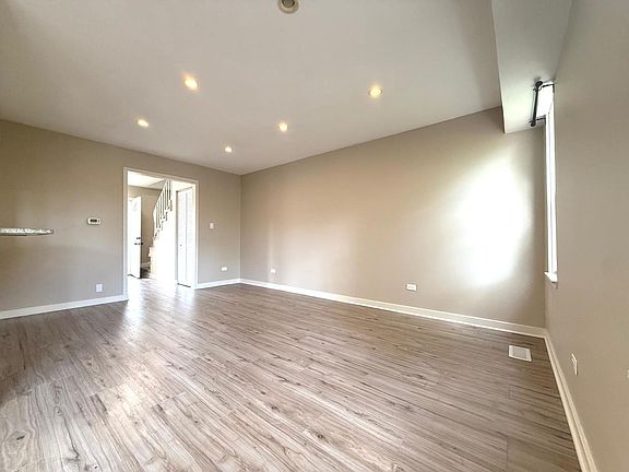 2nd image of 750 Roosevelt Rd #750