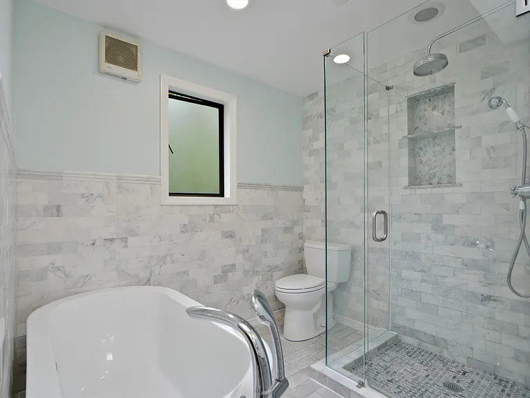 6730 W Mercer Way — Photo 20