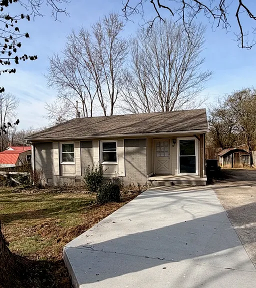 711 Old Walton Rd — Photo 1