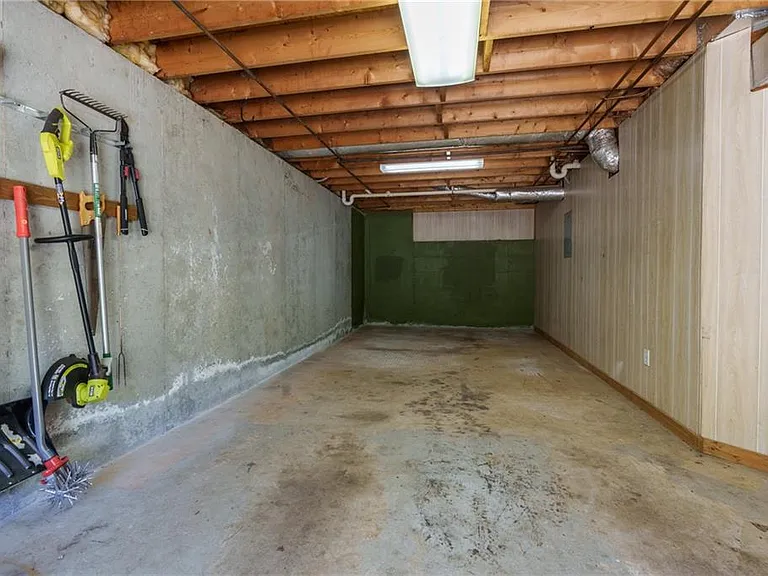 608 Adam Cir — Photo 35
