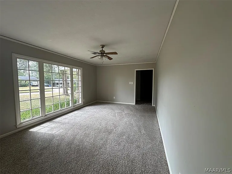 811 Shadow Ln — Photo 3
