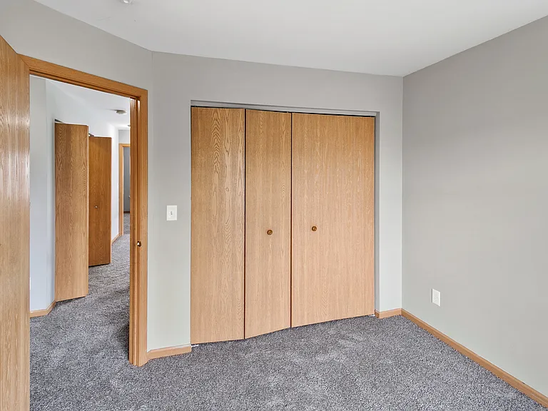 678 Zachary Dr — Photo 11