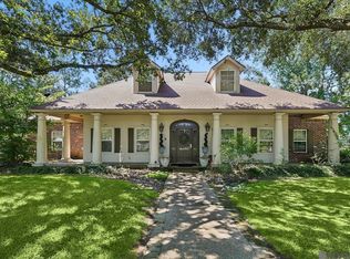 1201 Mills Pointe Dr, Zachary, LA 70791