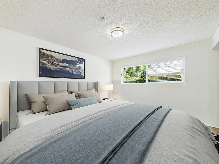 13157 Riverside Dr — Photo 72