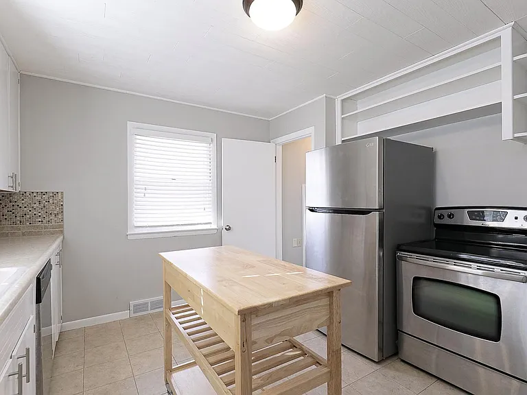 5540 Oldham St — Photo 6