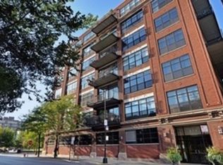 850 W Adams St APT 3A, Chicago, IL 60607