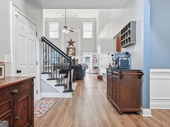 5th image of 10 Toscanno Dr