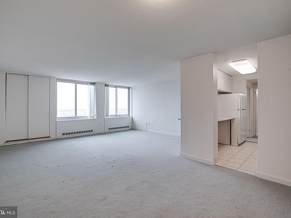 2nd image of 604-36 S Washington Sq #3105