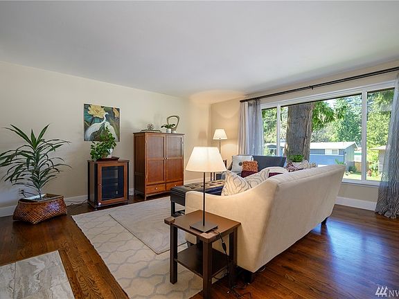 Style permeates throughout. Designer touches catch the eye at every glance from gleaming floors to tasteful paint colors, tile finishes and more.