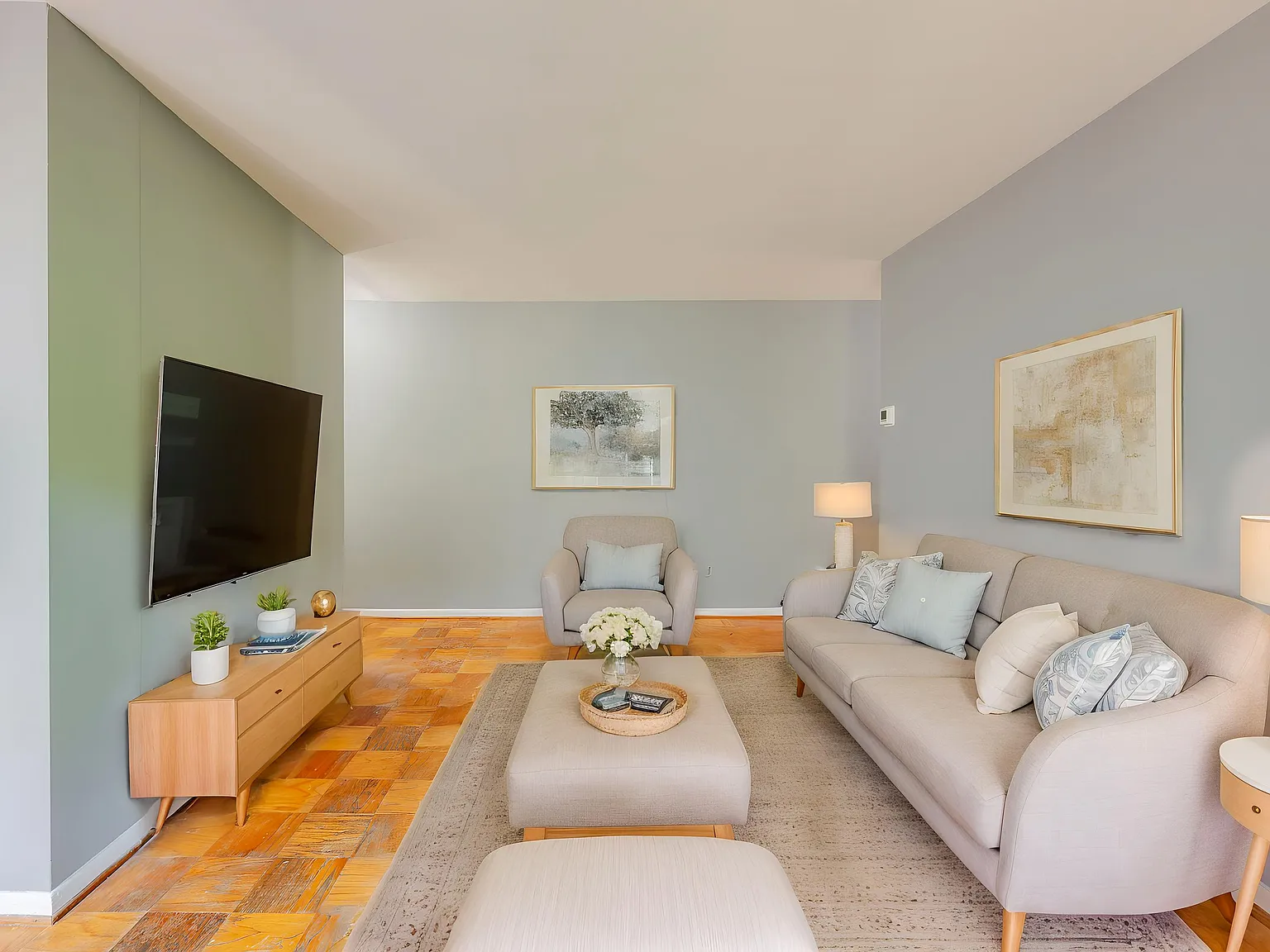 2 bed, $2,300 — Photo 1