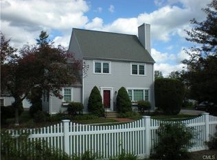 5 Rosebud Dr, Trumbull, CT 06611