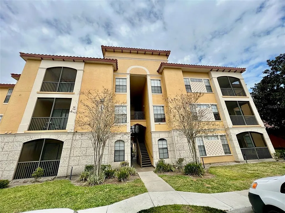 6153 Metrowest Blvd #308