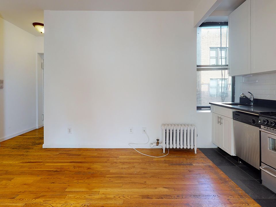 2nd image of 307 E 77th St APT 3A