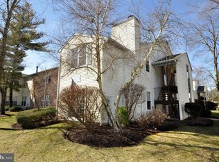 74 Center Ln #B, Mount Laurel, NJ 08054