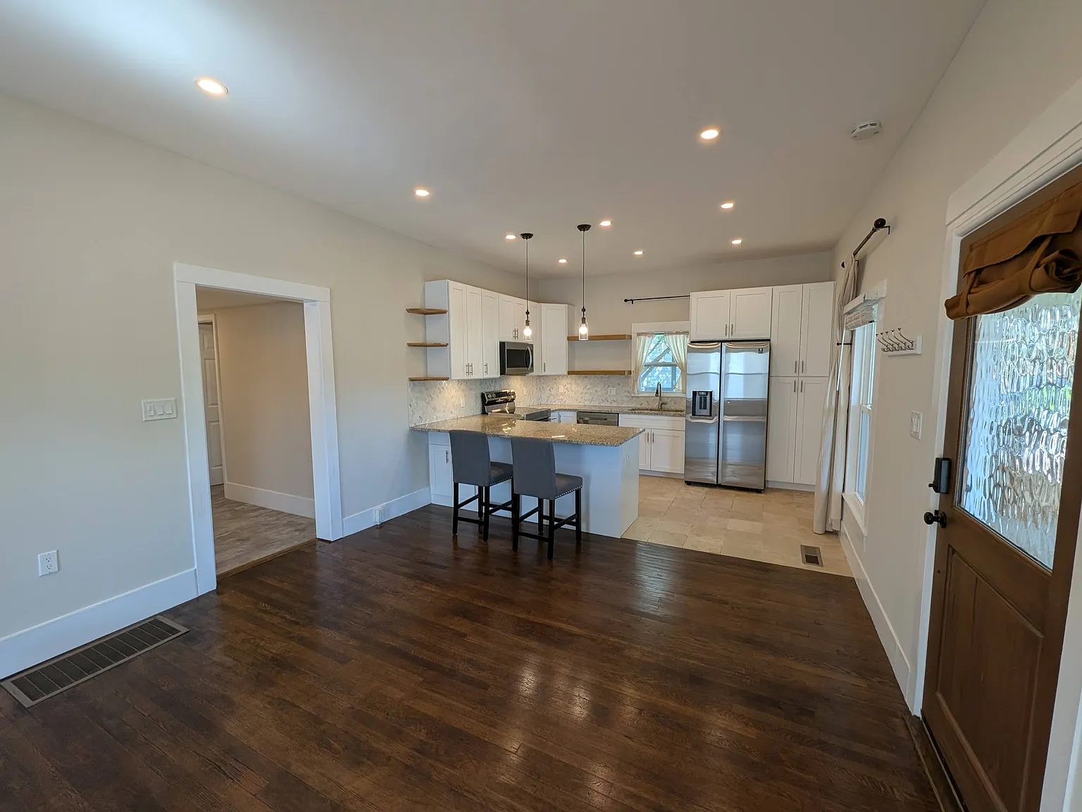 30 Woodrow Ave — Photo 4