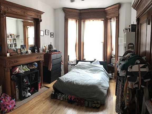 3rd image of 821 Carroll St APT 2