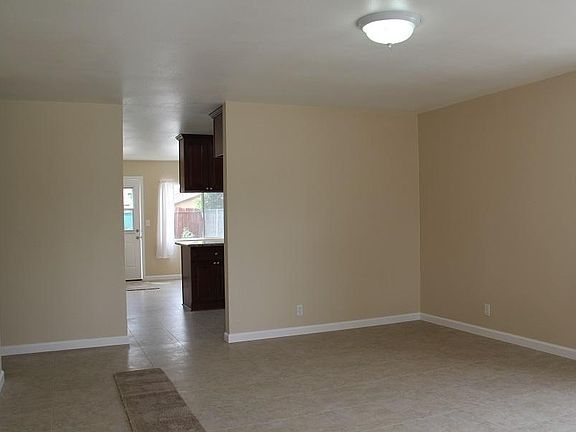 3rd image of 1028 W Orange Grove Ave