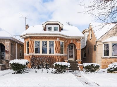 5712 N Moody Ave, Chicago, IL, 60646