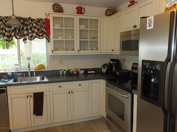 4th image of 679A Buckingham Dr