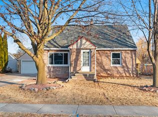 1204 E Lincoln Ave, Little Chute, WI 54140