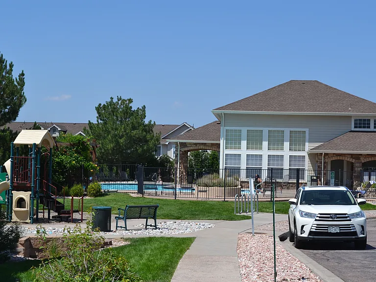 431 Black Feather Loop #813 — Photo 9