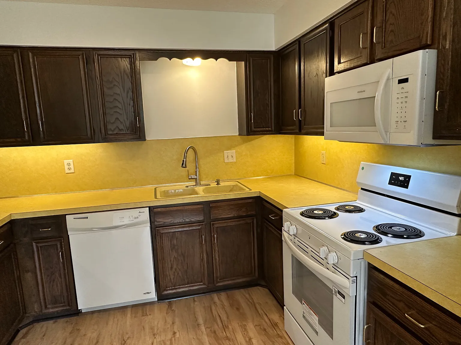 2 bed, 1734 sqft, $1,695 — Photo 3