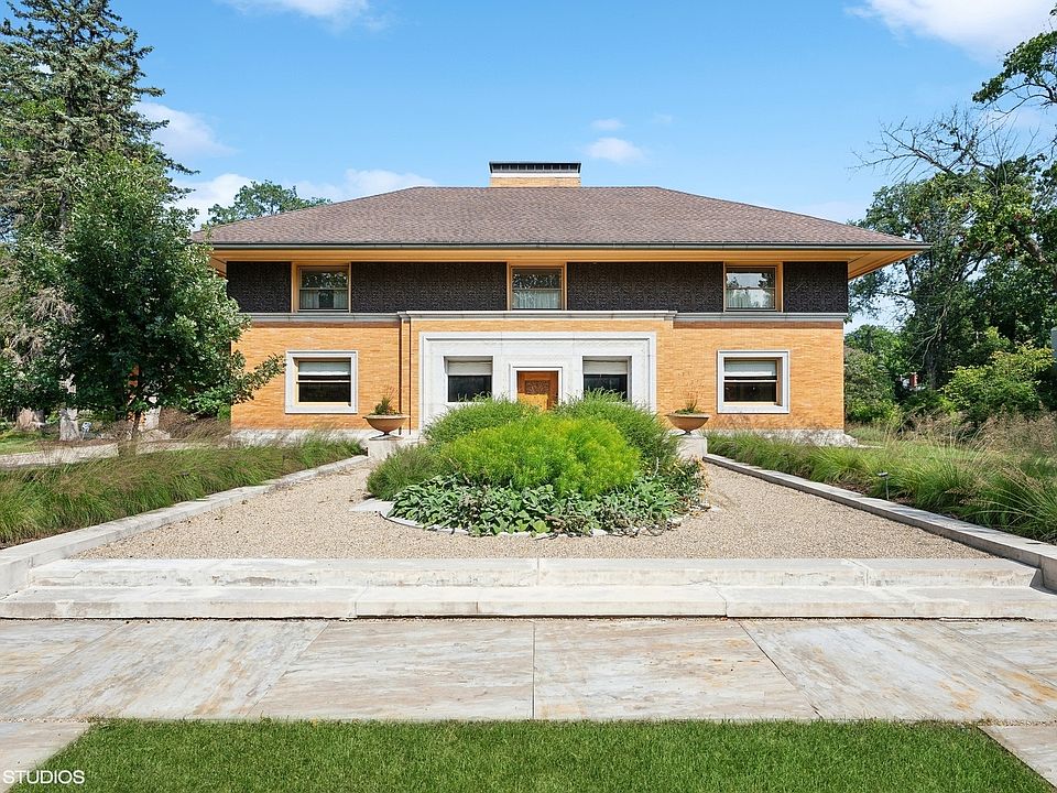 1st image of 515 Auvergne Pl