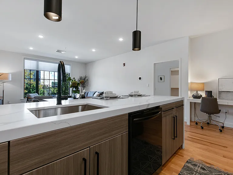 760 Broadway — Photo 14