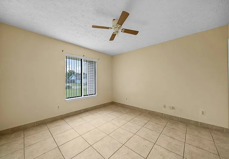7750 Betty Louise Dr — Photo 12
