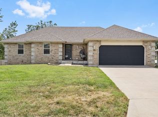 3586 W Village Ter, Springfield, MO 65810