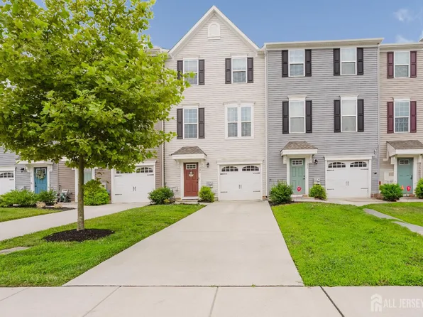 206 Dalton Dr, Woolwich Township, NJ 08085