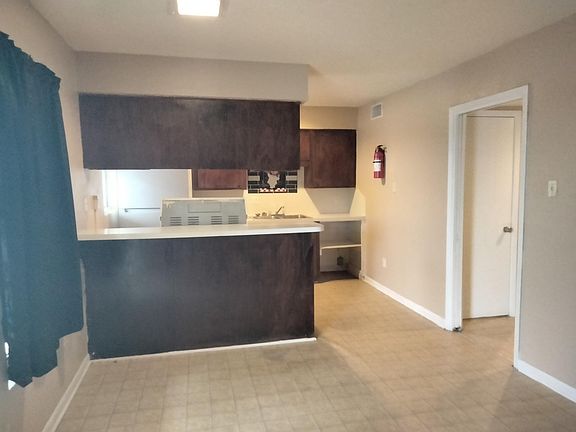 3rd image of 216 E Huisache Ave #4