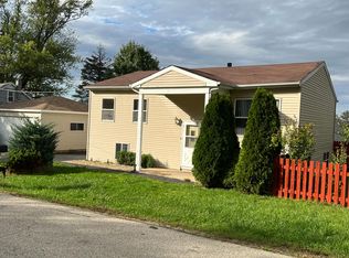 210 Geneva Ter, Round Lake Beach, IL 60073