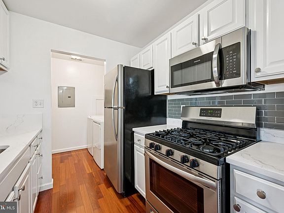 4th image of 706 Woodhollow Dr