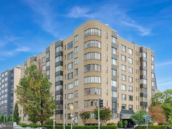 1 Scott Cir #618, Washington, DC 20036