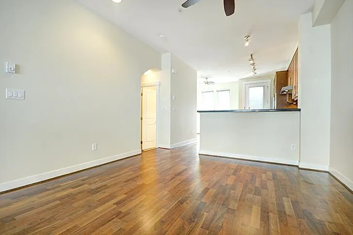 6558 Arbutus St — Photo 11