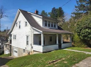 1262 College Park, Fairmont, WV 26554