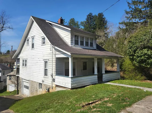 1262 College Park, Fairmont, WV 26554