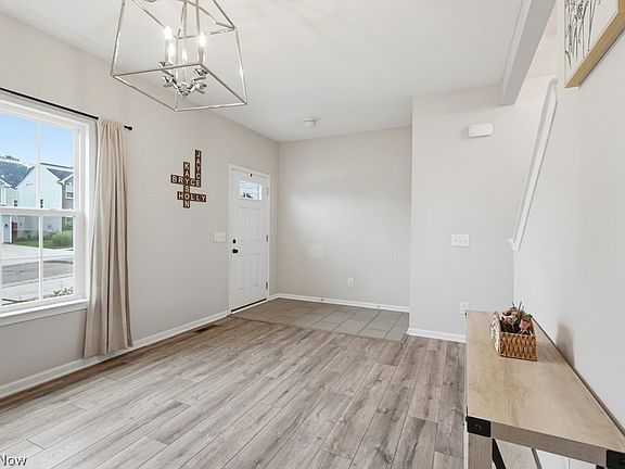 5th image of 1489 Crescent Dr