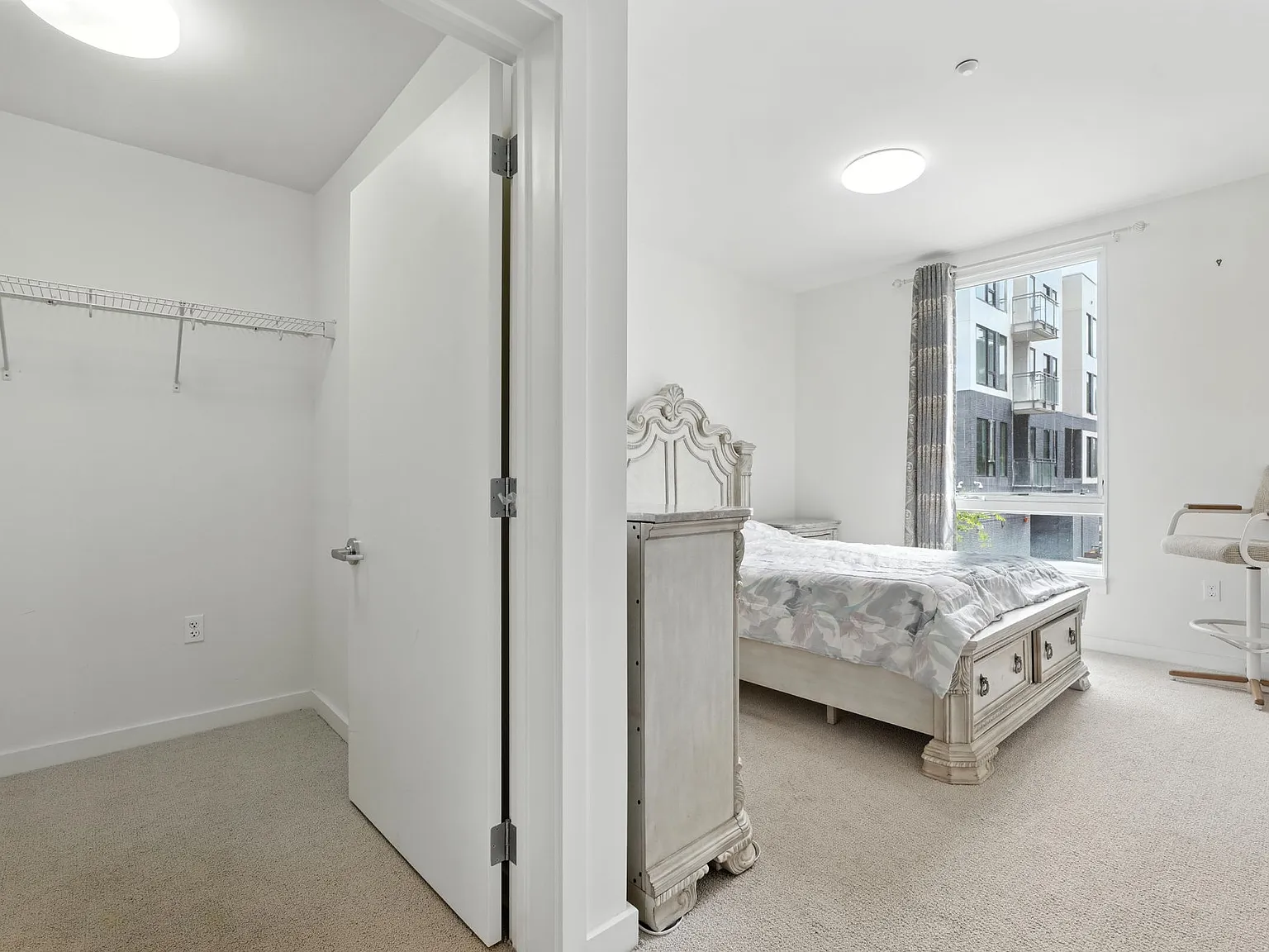 3 bed, 1251 sqft, $5,200 — Photo 4