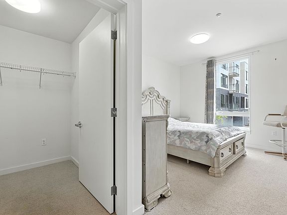 4th image of 50 Jerrold Ave #0