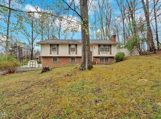 21608 Plantation Rd, Bristol, VA 24202