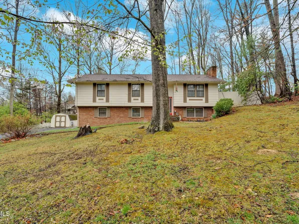 21608 Plantation Rd, Bristol, VA 24202