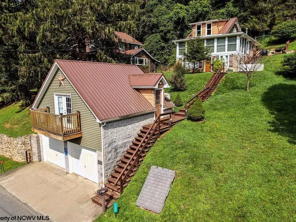 360 Lake Floyd Cir, Salem, WV 26426