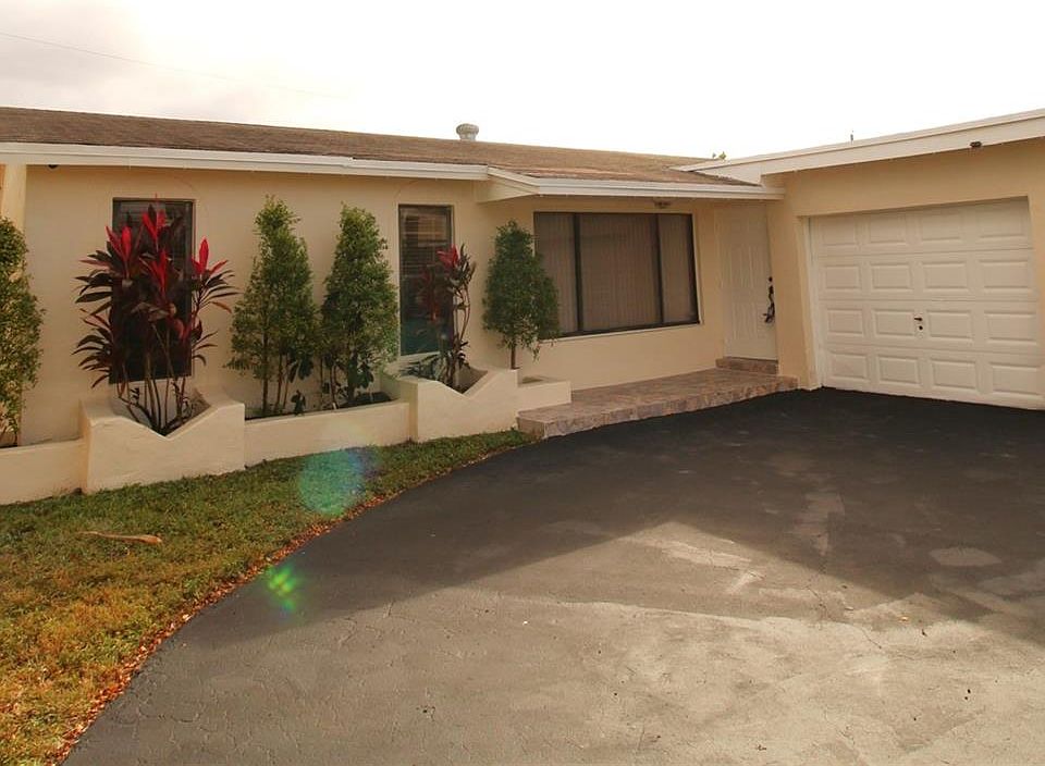 1st image of 10290 NW 24th Ct